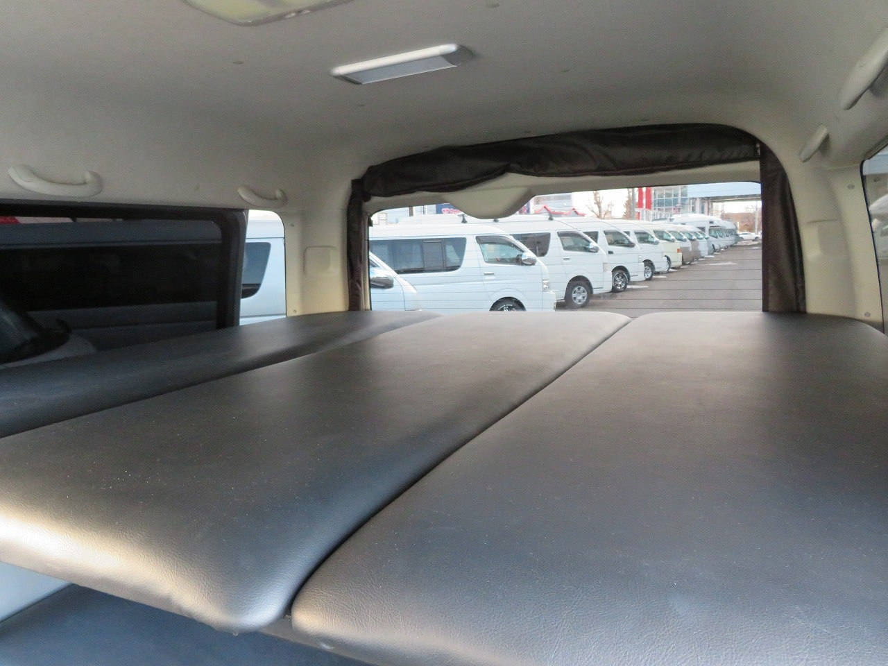 千歳レンタルステーション(北海道)取り扱いレンタルキャンピングカー エフジェイ車中泊 B 画像