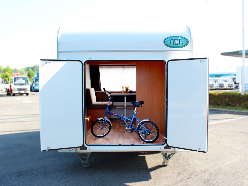 大型リアエントランス