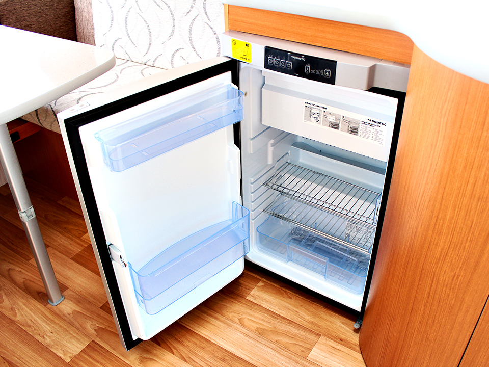 80L大型冷蔵庫(冷凍庫付き)