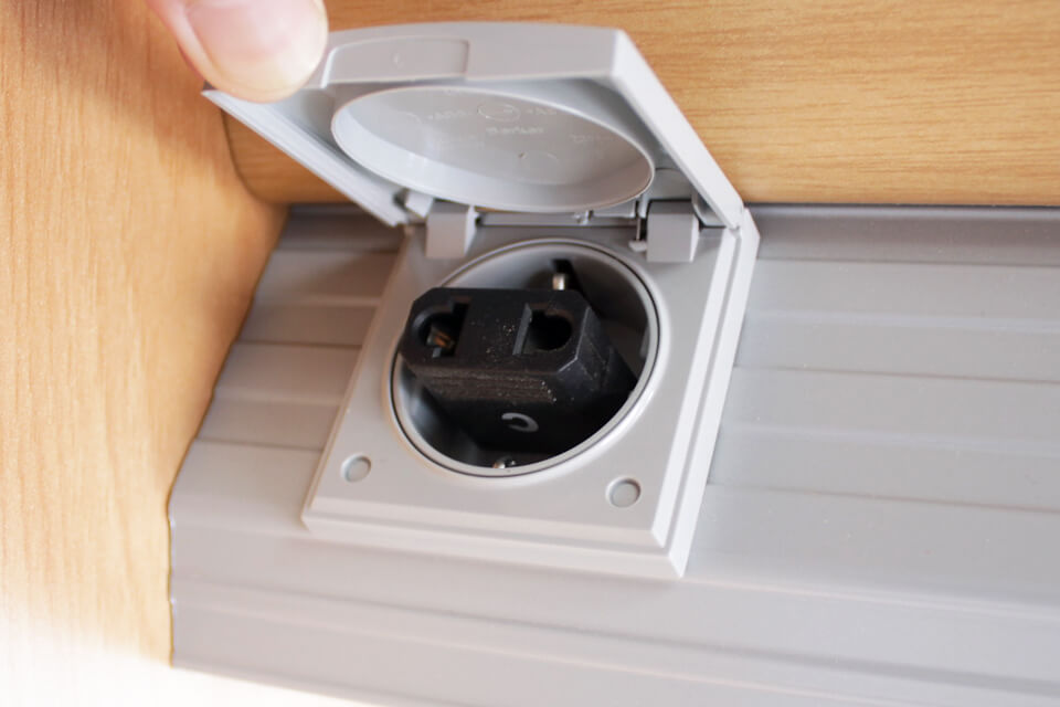 100V取り出しコンセント