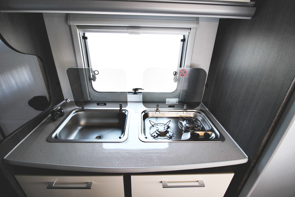 ガラスカバー付きコンロ&シンク