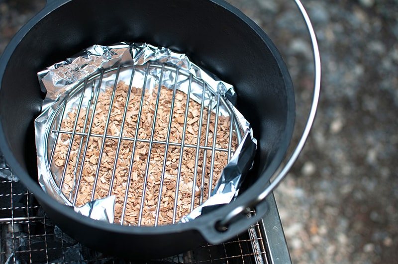 フジカーズジャパン キャンプでは燻製が美味い 作り方やおすすめの食材をご紹介 キャンピングカーのフジ