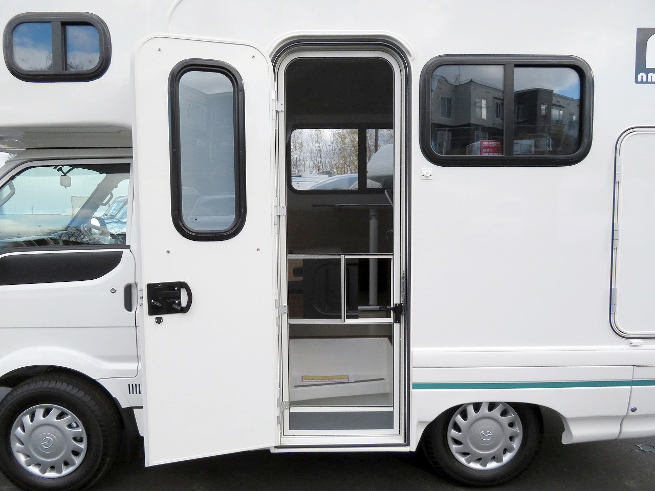 千歳レンタルステーション(北海道)取り扱いレンタルキャンピングカー アミティ B 画像