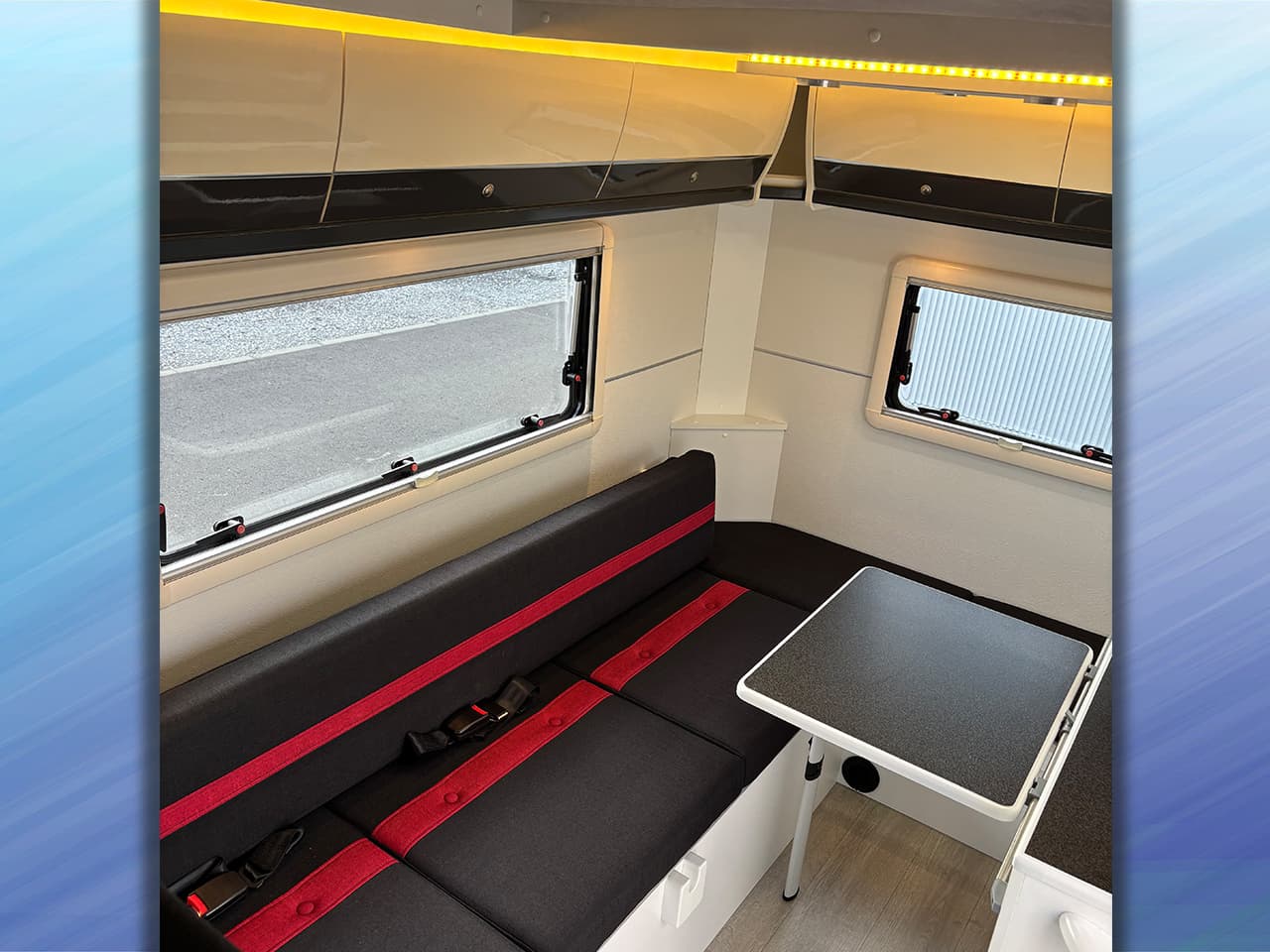 千歳レンタルステーション(北海道)取り扱いレンタルキャンピングカー キャンパーワイド 画像