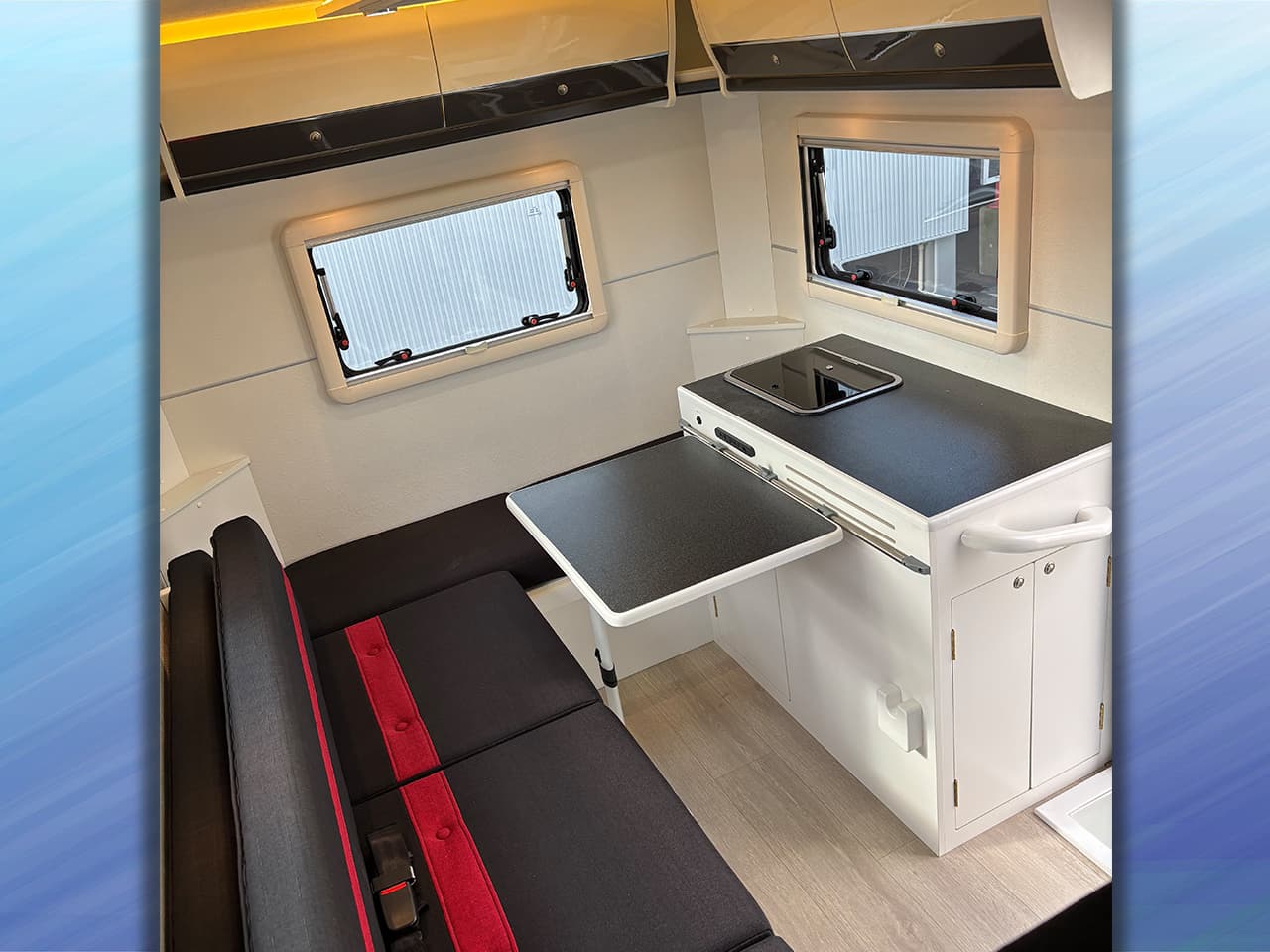 千歳レンタルステーション(北海道)取り扱いレンタルキャンピングカー キャンパーワイド 画像