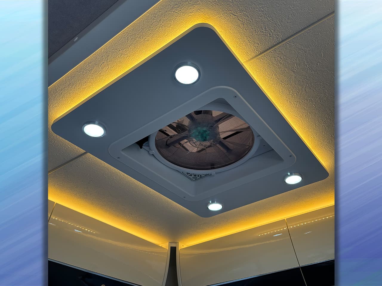 千歳レンタルステーション(北海道)取り扱いレンタルキャンピングカー キャンパーワイド 画像