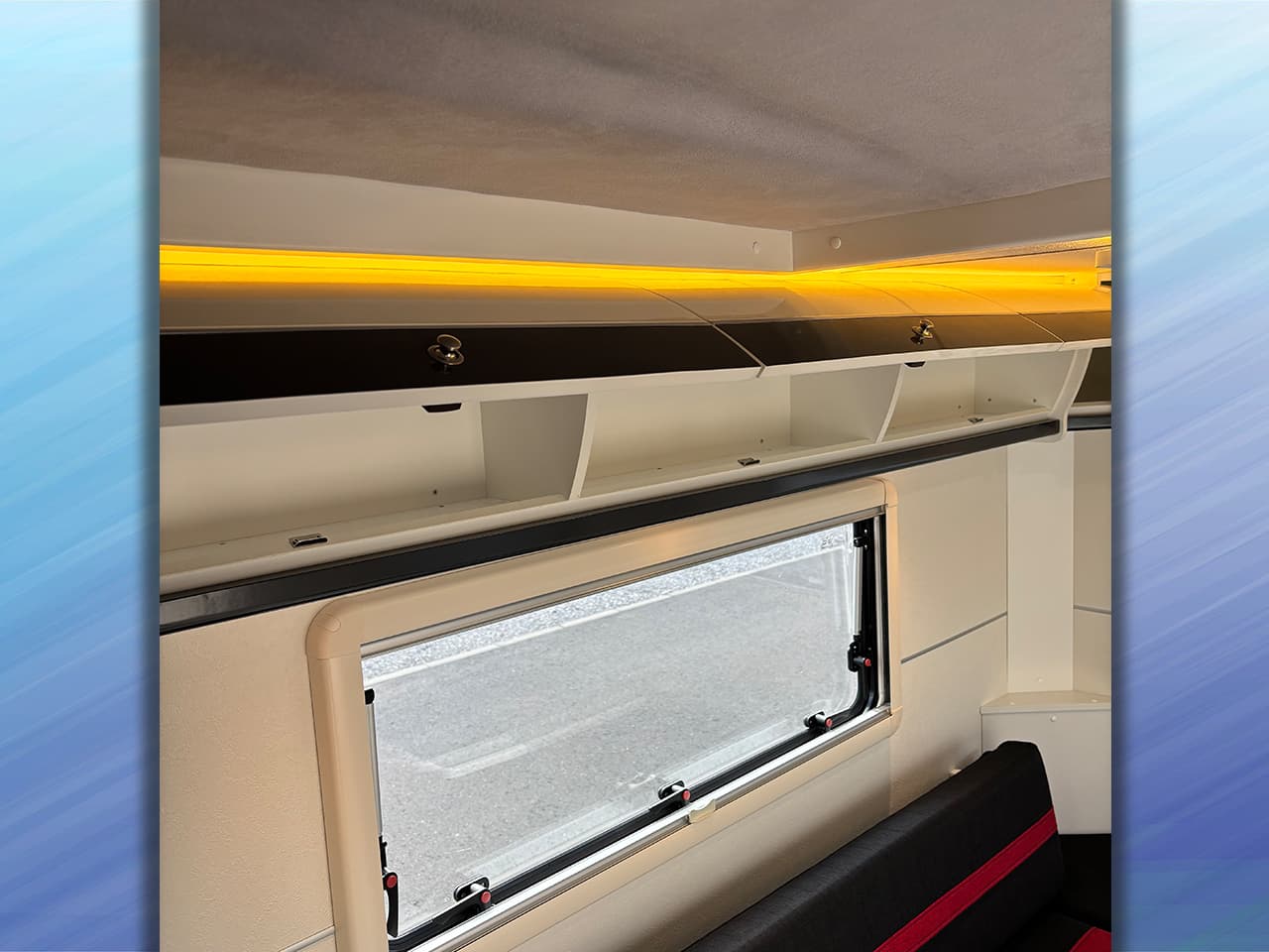 千歳レンタルステーション(北海道)取り扱いレンタルキャンピングカー キャンパーワイド 画像