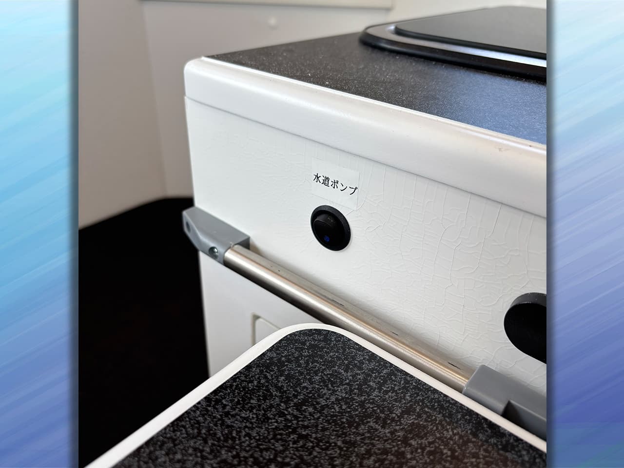 千歳レンタルステーション(北海道)取り扱いレンタルキャンピングカー キャンパーワイド 画像