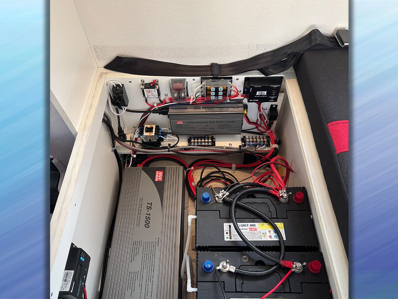 千歳レンタルステーション(北海道)取り扱いレンタルキャンピングカー キャンパーワイド 画像