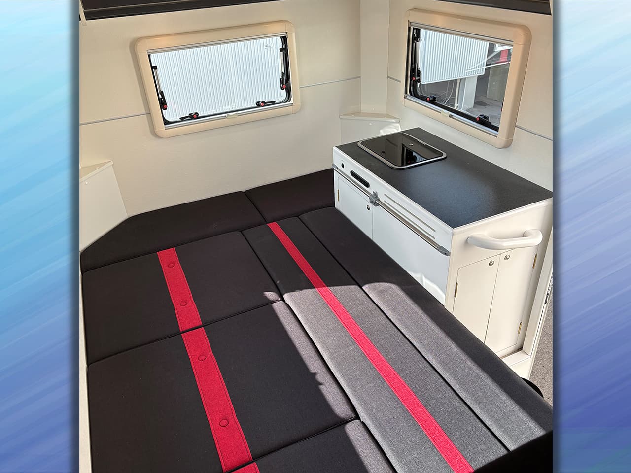 千歳レンタルステーション(北海道)取り扱いレンタルキャンピングカー キャンパーワイド 画像