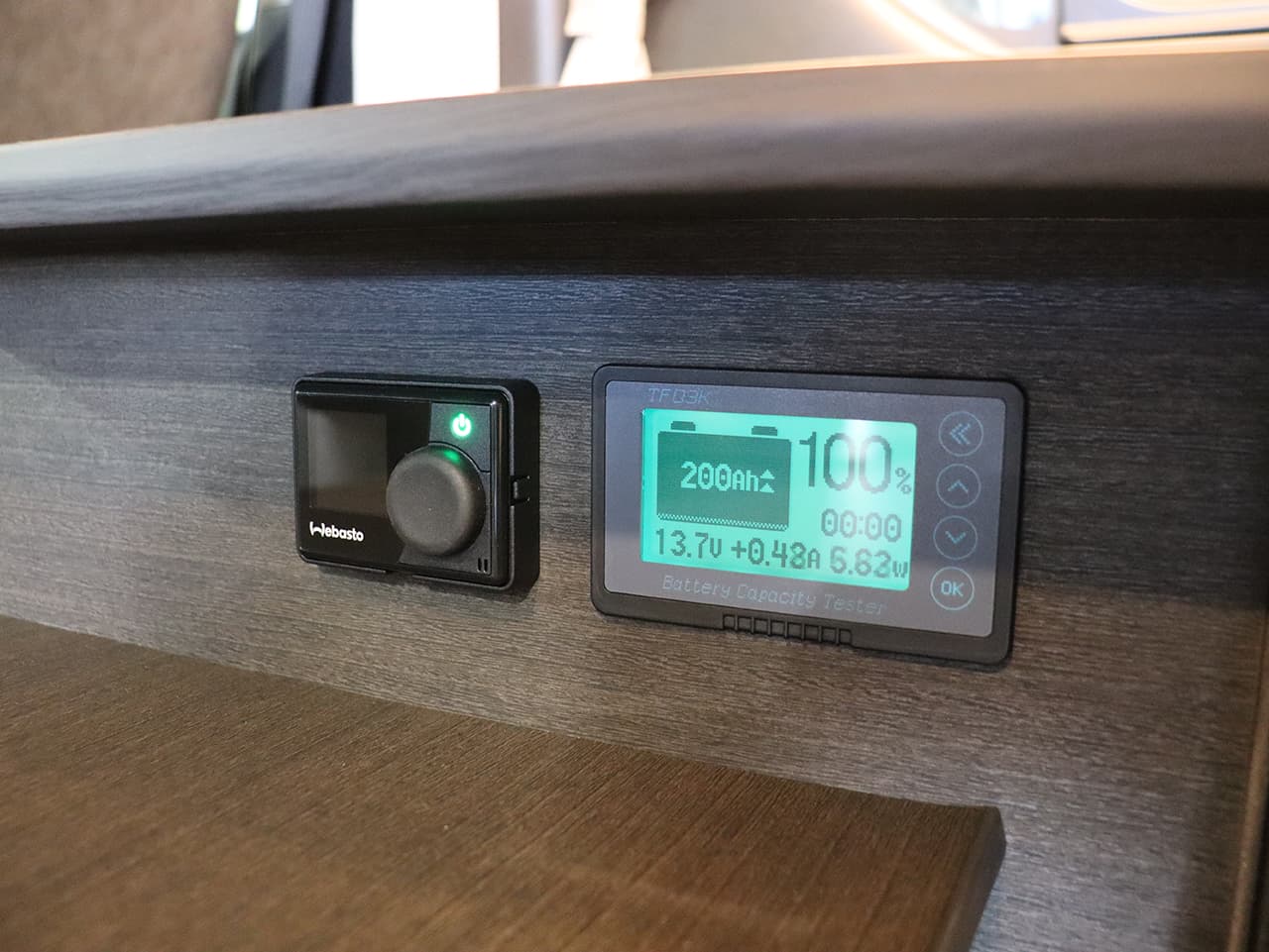 千歳レンタルステーション(北海道)取り扱いレンタルキャンピングカー フォックス FIKA 画像