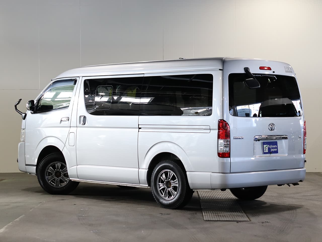 千歳レンタルステーション(北海道)取り扱いレンタルキャンピングカー フォックス FIKA 画像