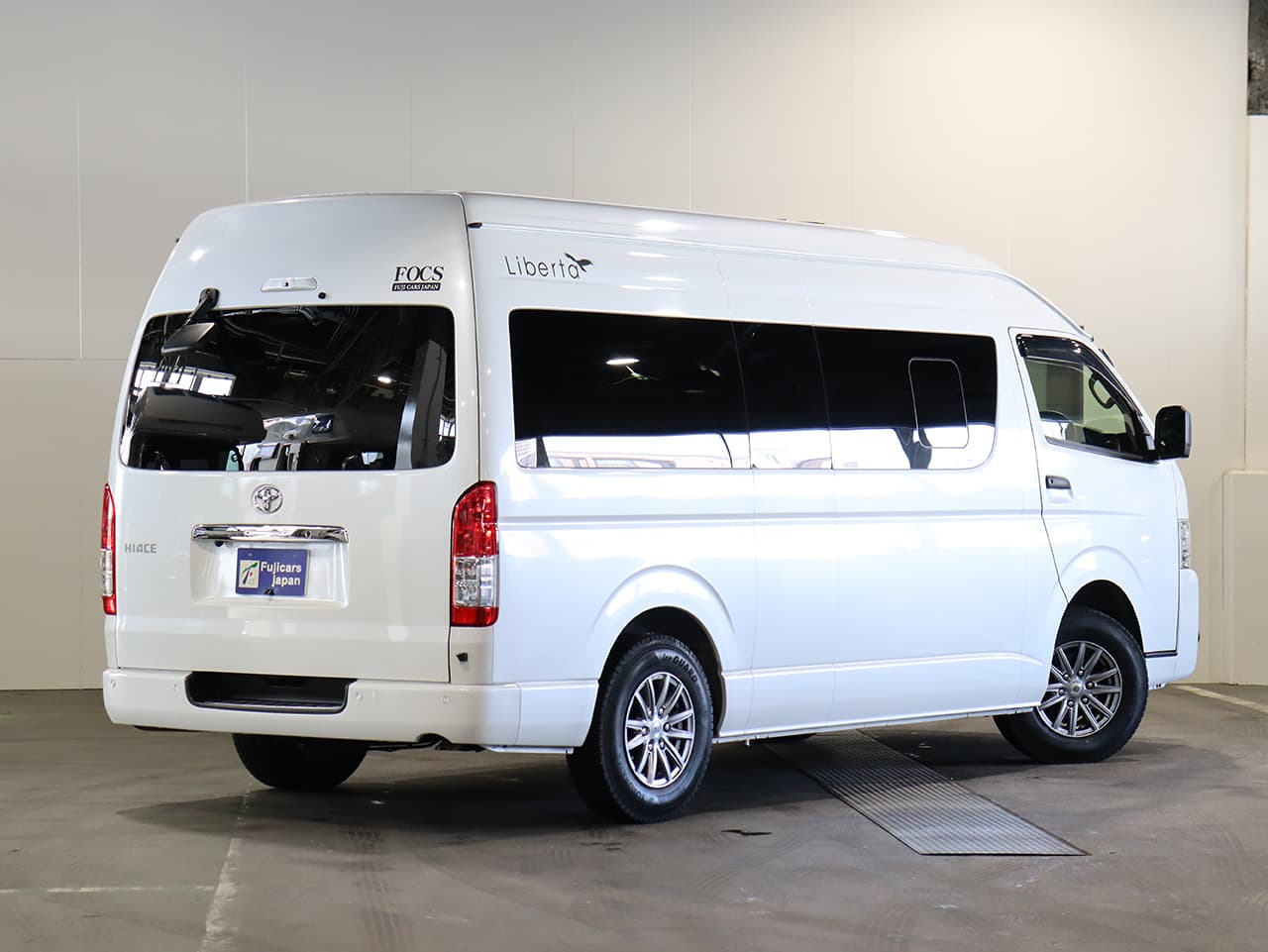 千歳レンタルステーション(北海道)取り扱いレンタルキャンピングカー フォックス Liberta 画像
