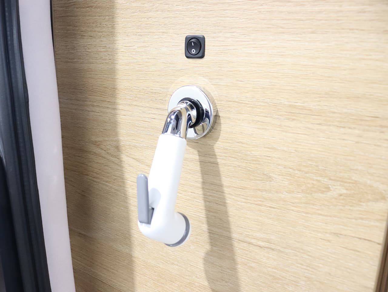 千歳レンタルステーション(北海道)取り扱いレンタルキャンピングカー フォックス Liberta 画像