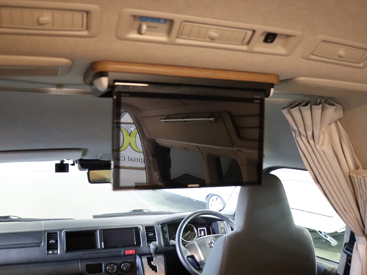 千歳レンタルステーション(北海道)取り扱いレンタルキャンピングカー フォックス Liberta 画像