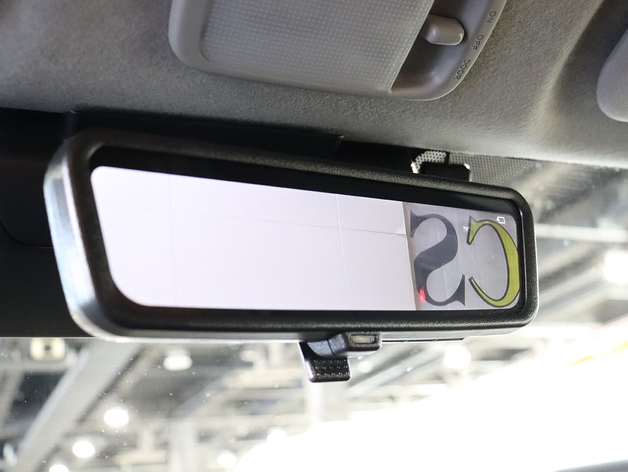 千歳レンタルステーション(北海道)取り扱いレンタルキャンピングカー フォックス Liberta 画像