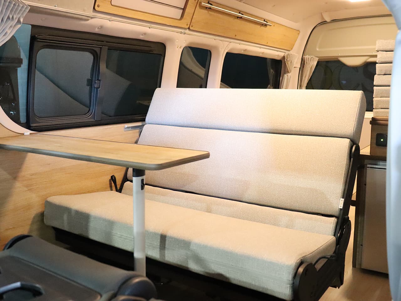 千歳レンタルステーション(北海道)取り扱いレンタルキャンピングカー フォックス Liberta 画像