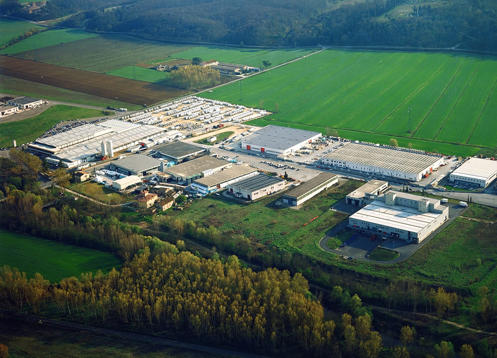 イタリアのキャンピングカーメーカー「ROLLER TEAM」について