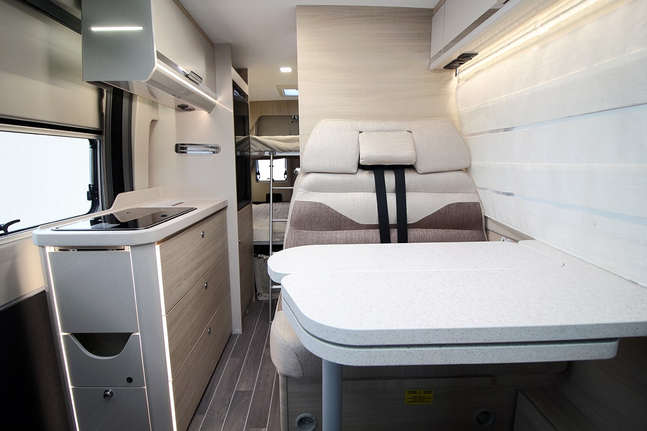 ROLLER TEAM LIVINGSTONE 5 内装