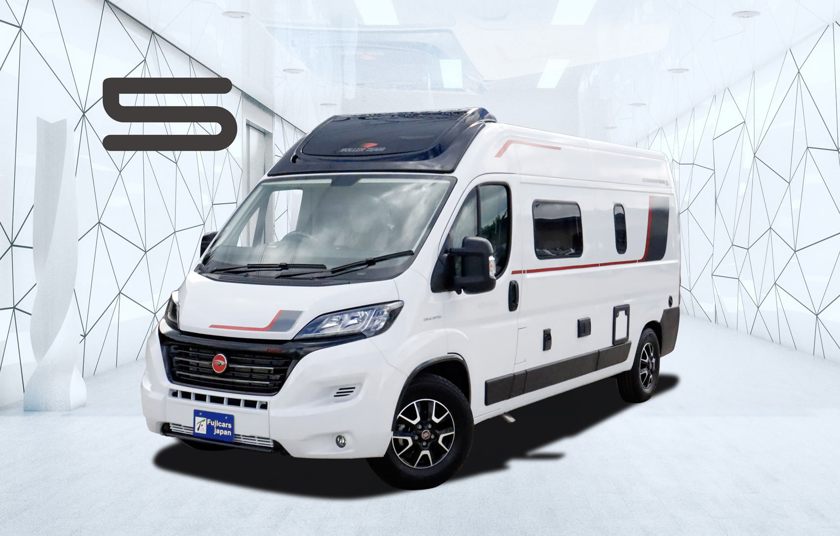 フィアットデュカト キャンピングカー「ROLLER TEAM LIVINGSTONE 5」