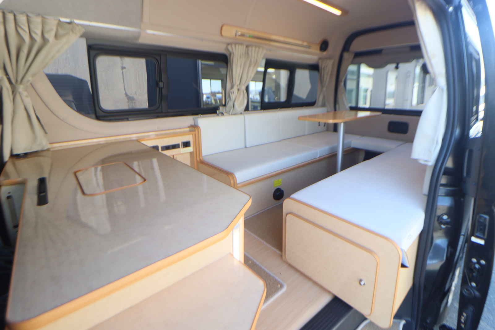 キャンピングカー バンコン ﾊｲｴｰｽ FOCS DSｺﾝﾊﾟｸﾄ