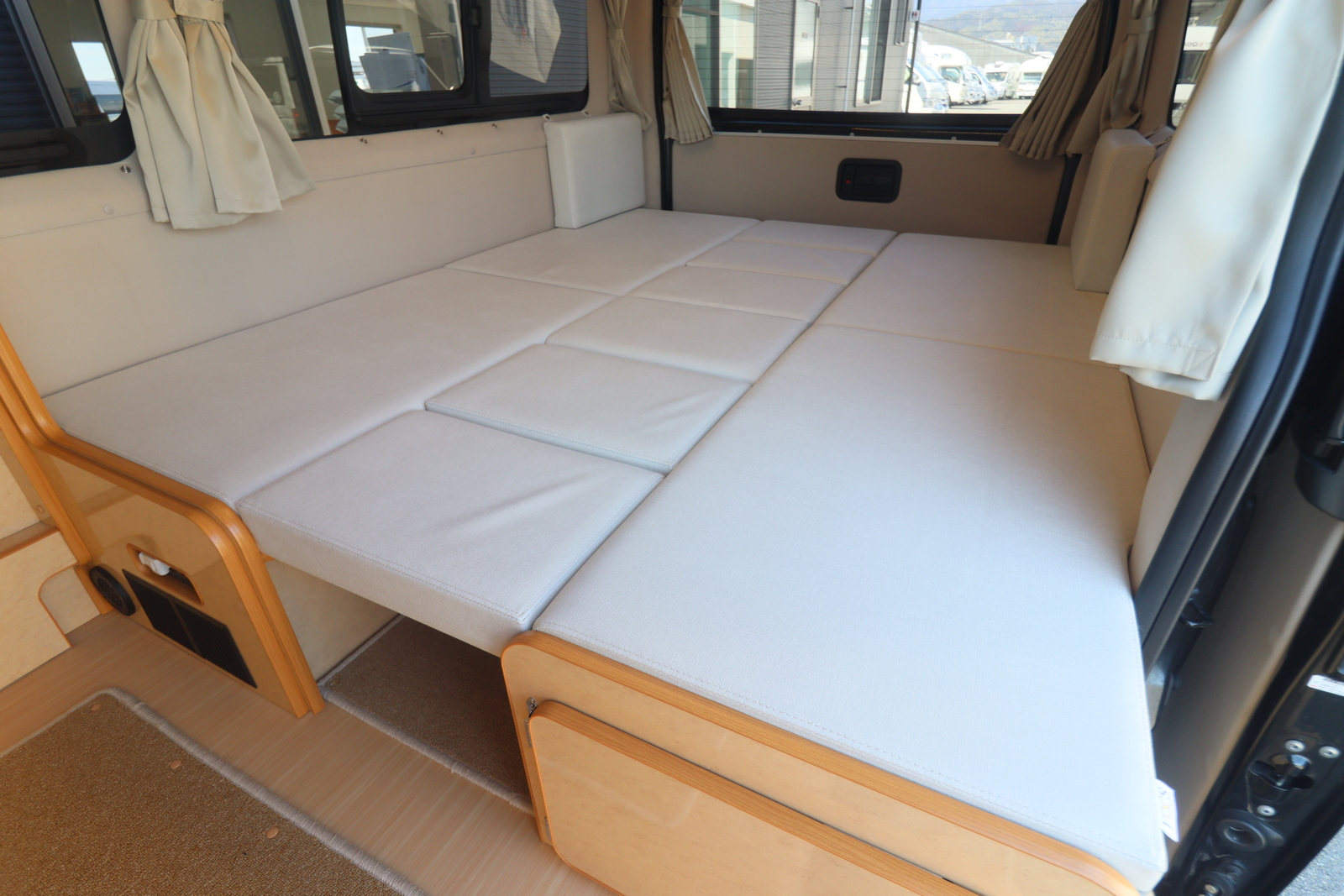 キャンピングカー バンコン ﾊｲｴｰｽ FOCS DSｺﾝﾊﾟｸﾄ