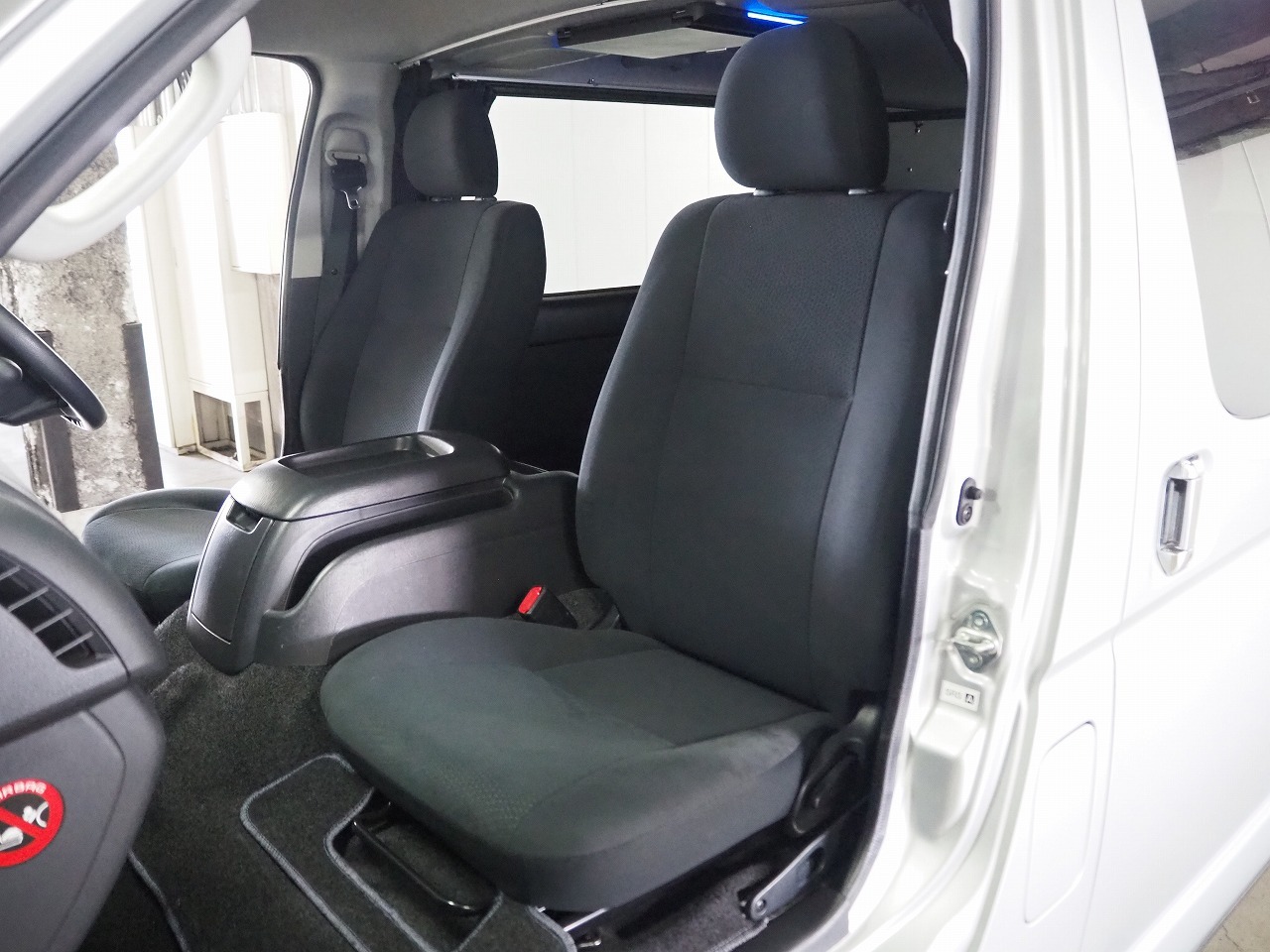 キャンピングカー バンコン ﾊｲｴｰｽﾆｰｽﾞBOXﾍﾞｯﾄﾞｷｯﾄ4WD　FFﾋｰﾀｰ