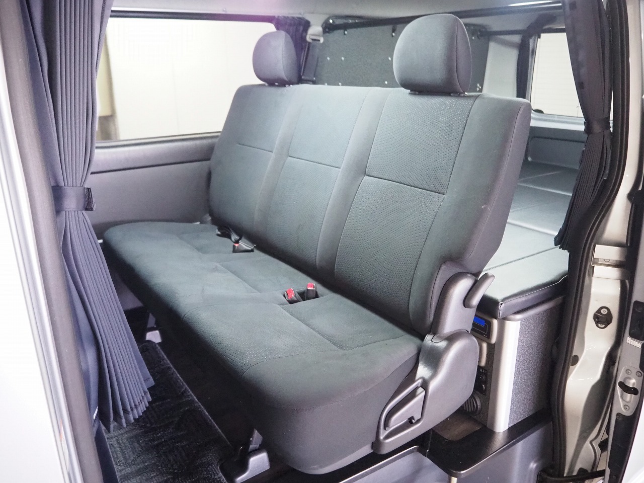 キャンピングカー バンコン ﾊｲｴｰｽﾆｰｽﾞBOXﾍﾞｯﾄﾞｷｯﾄ4WD　FFﾋｰﾀｰ