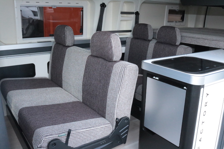 キャンピングカー バンコン ﾊｲｴｰｽ ﾄｲﾌｧｸﾄﾘｰ ﾊﾞｰﾃﾞﾝｱﾙﾀﾓｰﾀﾞ　