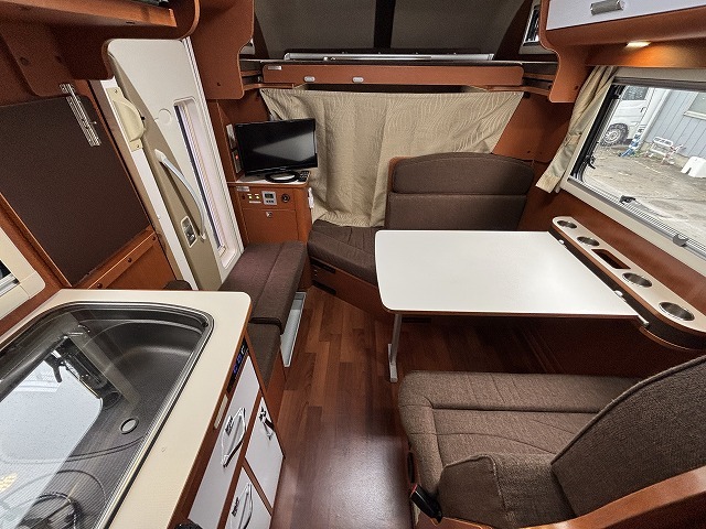 キャンピングカー キャブコン ｶﾑﾛｰﾄﾞ ﾅｯﾂRV ｸﾚｱ5.3Xｴﾎﾞﾘｭｰｼｮﾝ