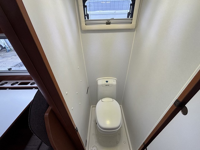 キャンピングカー キャブコン ｶﾑﾛｰﾄﾞ ﾅｯﾂRV ｸﾚｱ5.3Xｴﾎﾞﾘｭｰｼｮﾝ