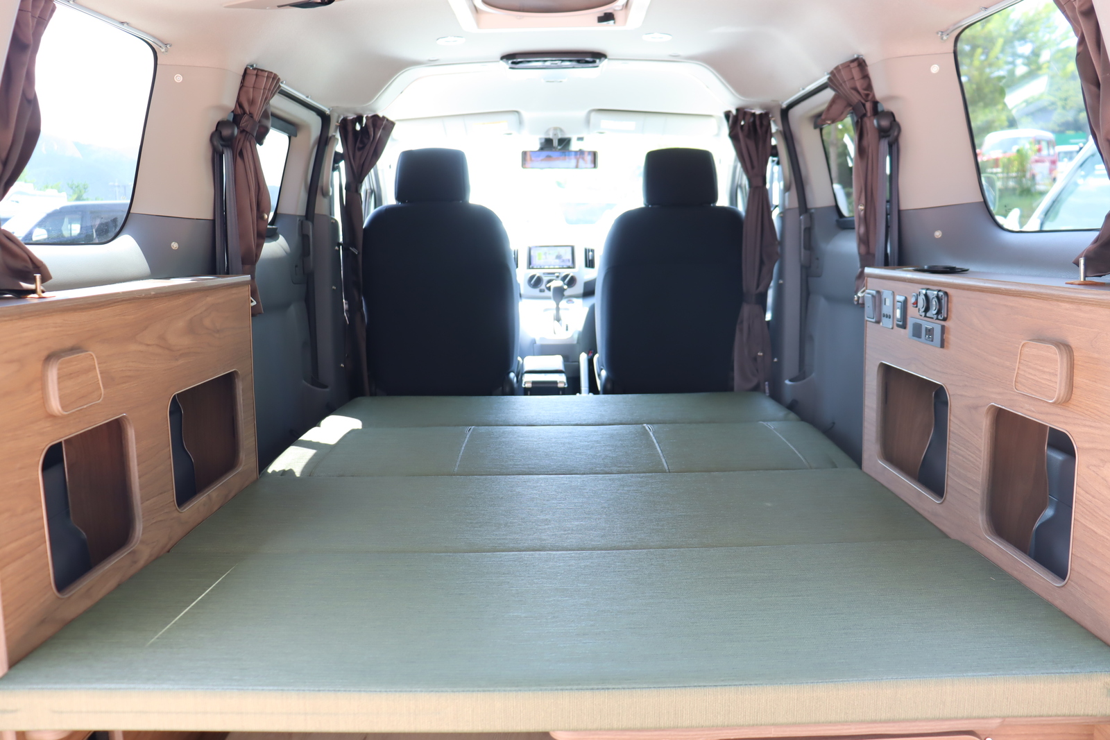 キャンピングカー バンコン NV200ﾊﾞﾈｯﾄ FOCS ﾙｿ