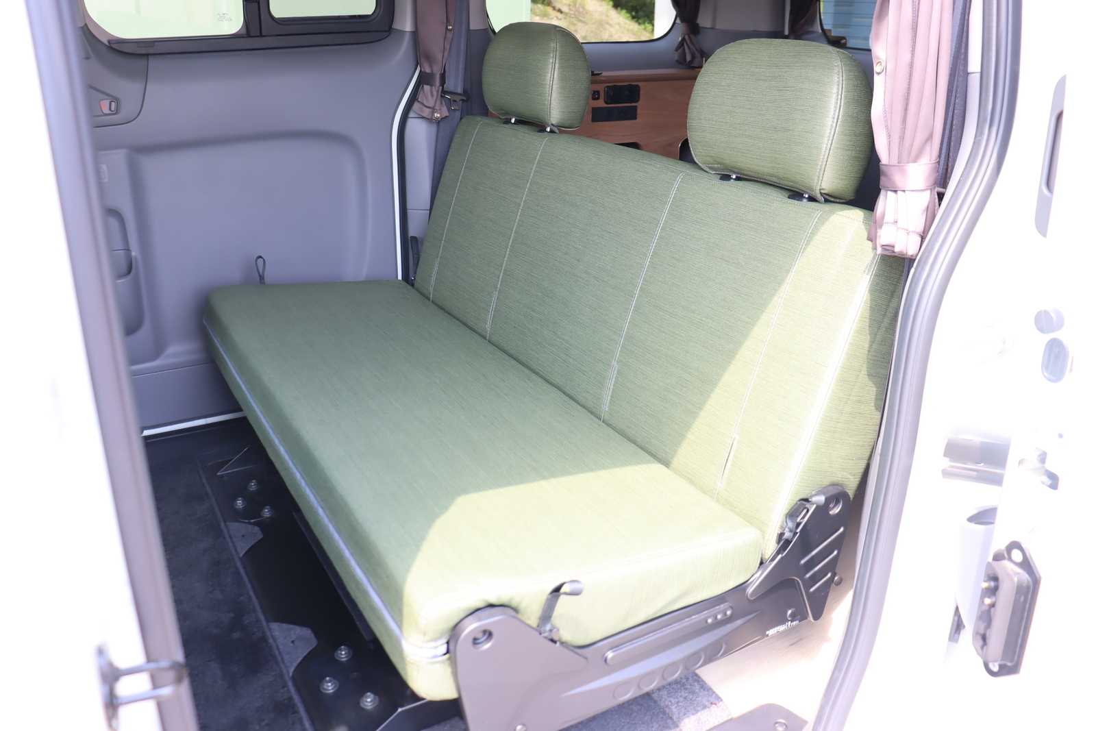 キャンピングカー バンコン NV200ﾊﾞﾈｯﾄ FOCS ﾙｿ