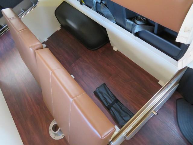 キャンピングカー バンコン ﾊｲｴｰｽ かｰいんてりあ高橋 ｸﾞﾗﾝﾄﾞﾘﾗｯｸｽW