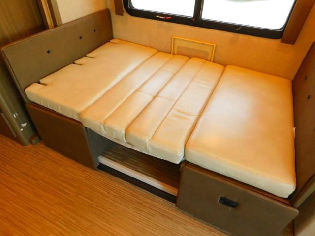 キャンピングカー キャブコン ﾌｫｰﾄﾞﾄﾗﾝｼﾞｯﾄ ｺﾝﾊﾟｽ23TK