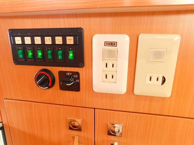 キャンピングカー キャブコン ｶﾑﾛｰﾄﾞ ﾅｯﾂRV ｸﾚｿﾝﾎﾞﾔｰｼﾞｭW