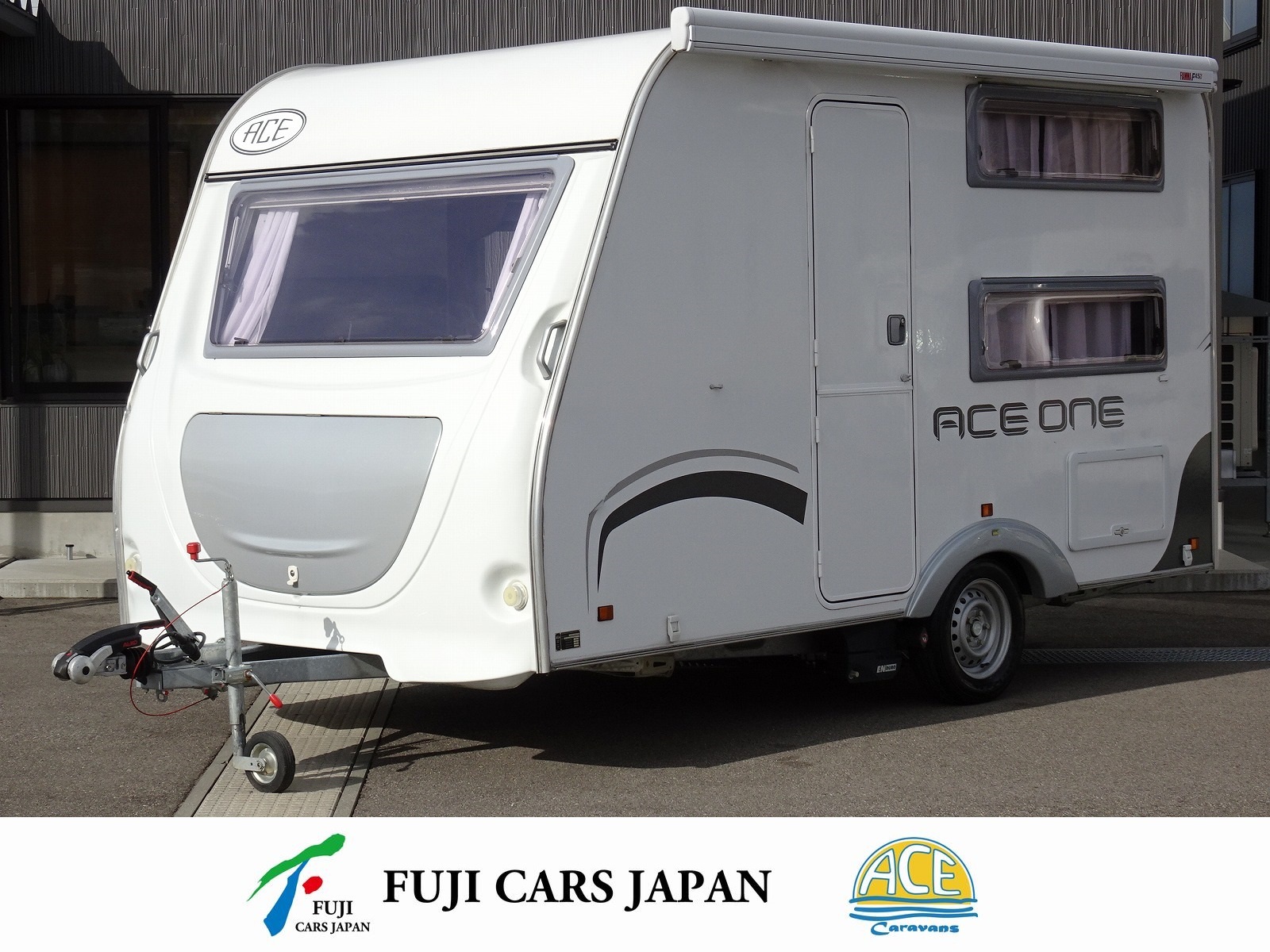 キャンピングカー トレーラー エースキャラバン エース330DL ウインドウエアコン