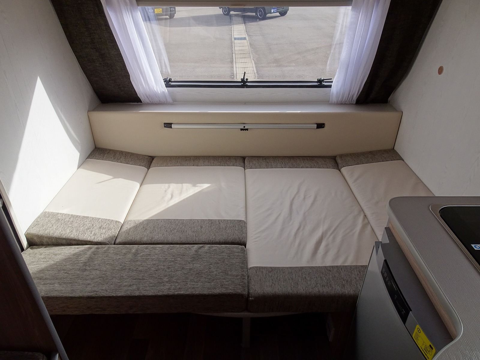 キャンピングカー トレーラー ｴｰｽｷｬﾗﾊﾞﾝ ｴｰｽ330DL ｳｲﾝﾄﾞｳｴｱｺﾝ