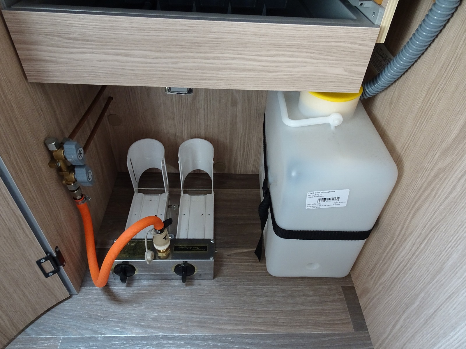 キャンピングカー トレーラー ｴｰｽｷｬﾗﾊﾞﾝ ｴｰｽ330DL ｳｲﾝﾄﾞｳｴｱｺﾝ