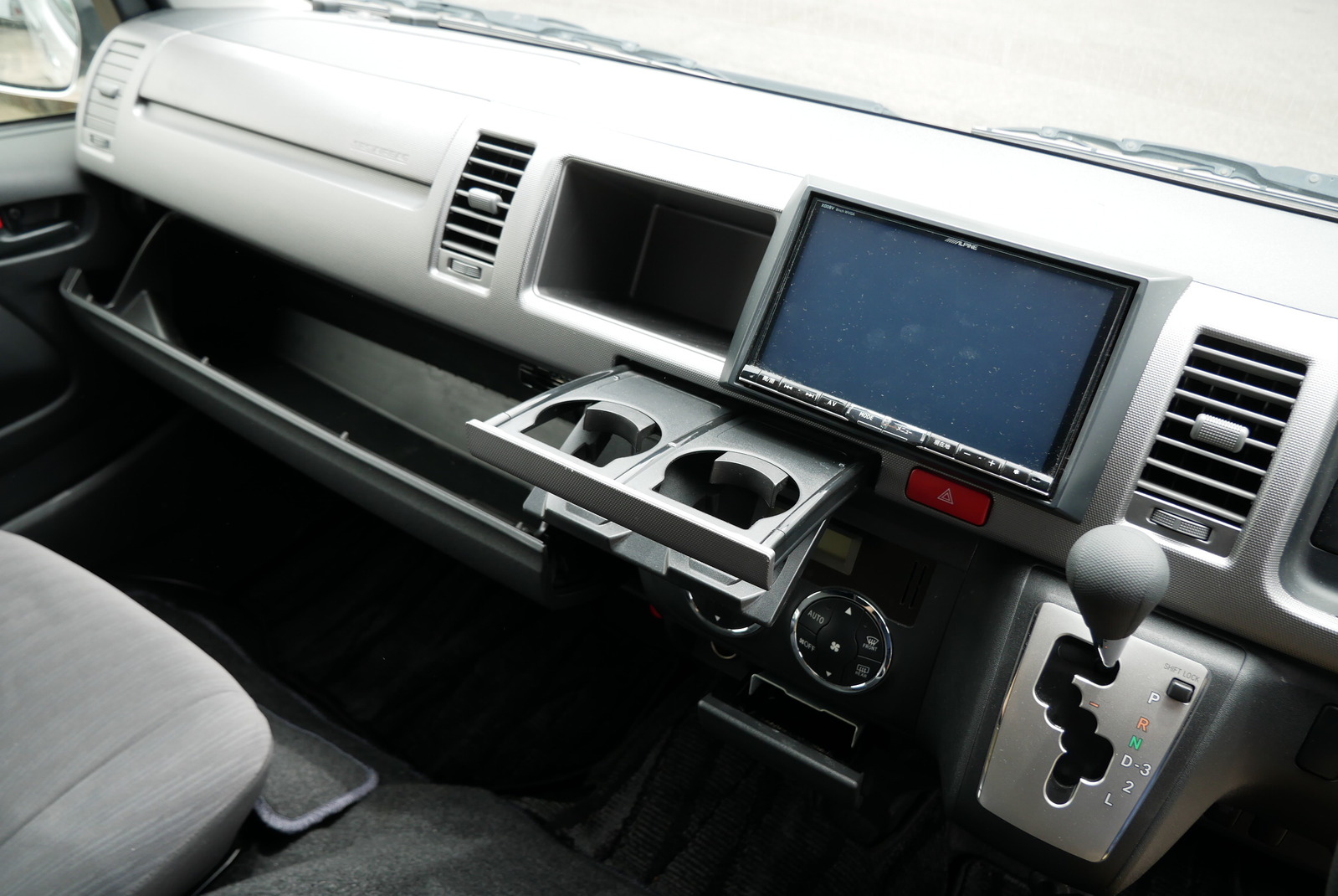 キャンピングカー バンコン ﾊｲｴｰｽ ﾄｲﾌｧｸﾄﾘｰ GT　12Vｸｰﾗｰ