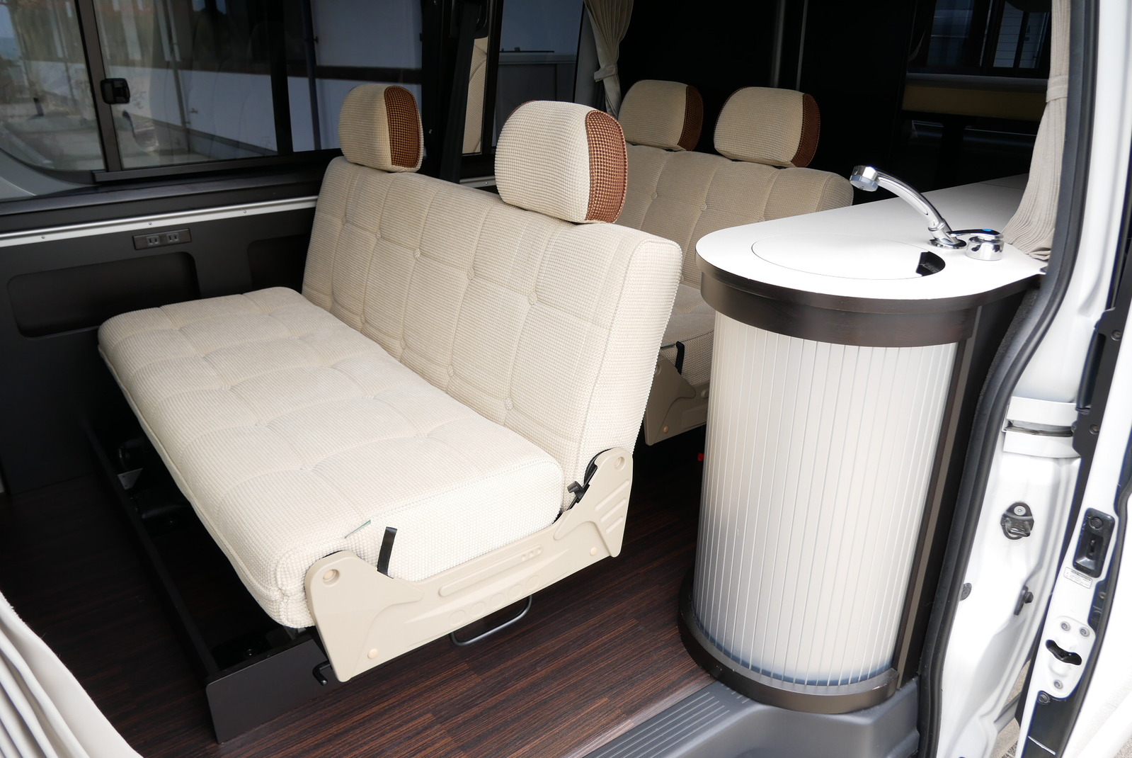 キャンピングカー バンコン ﾊｲｴｰｽ ﾄｲﾌｧｸﾄﾘｰ GT　12Vｸｰﾗｰ