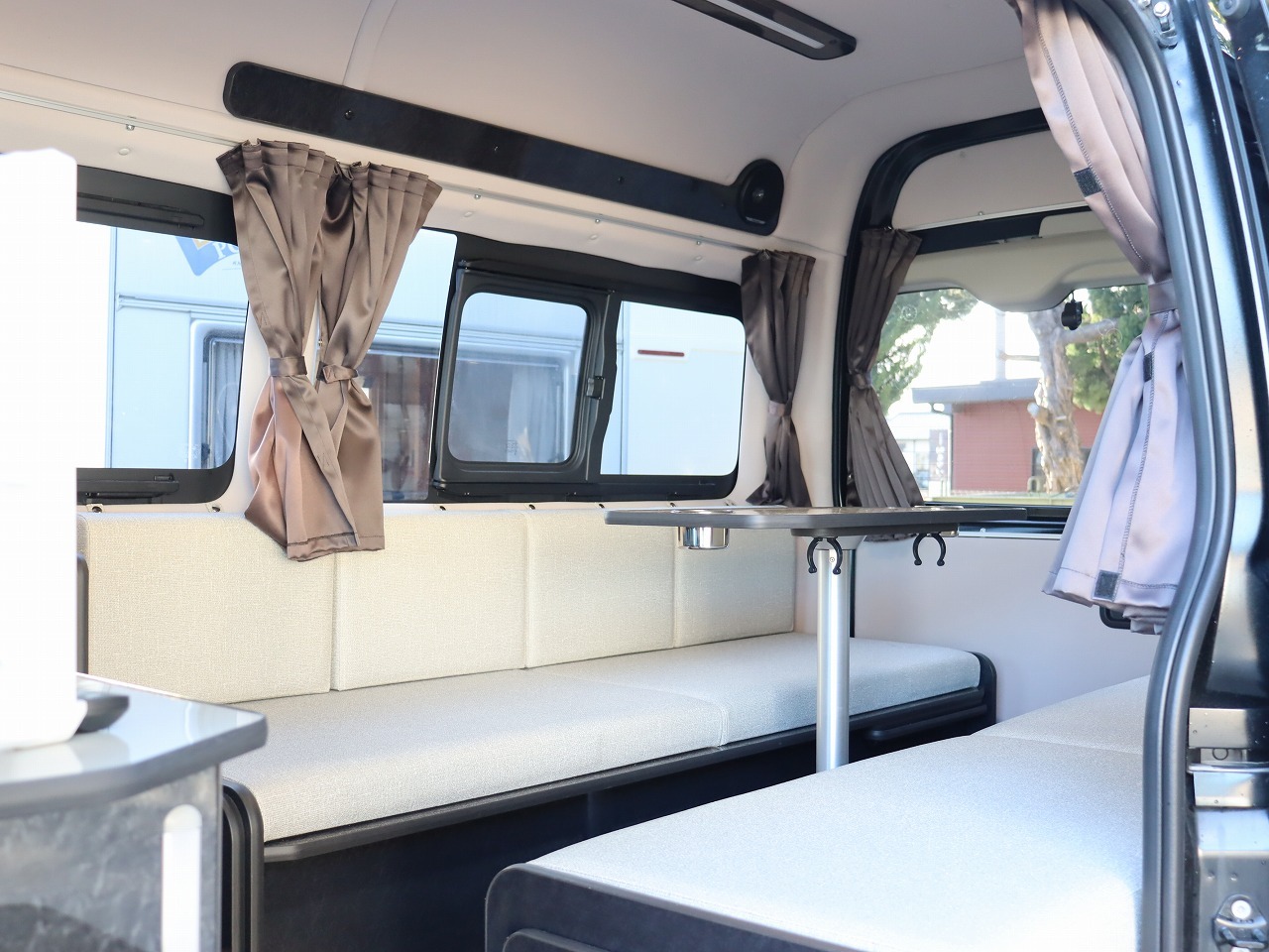 キャンピングカー バンコン ﾊｲｴｰｽ FOCS DSｺﾝﾊﾟｸﾄ 4WDDT