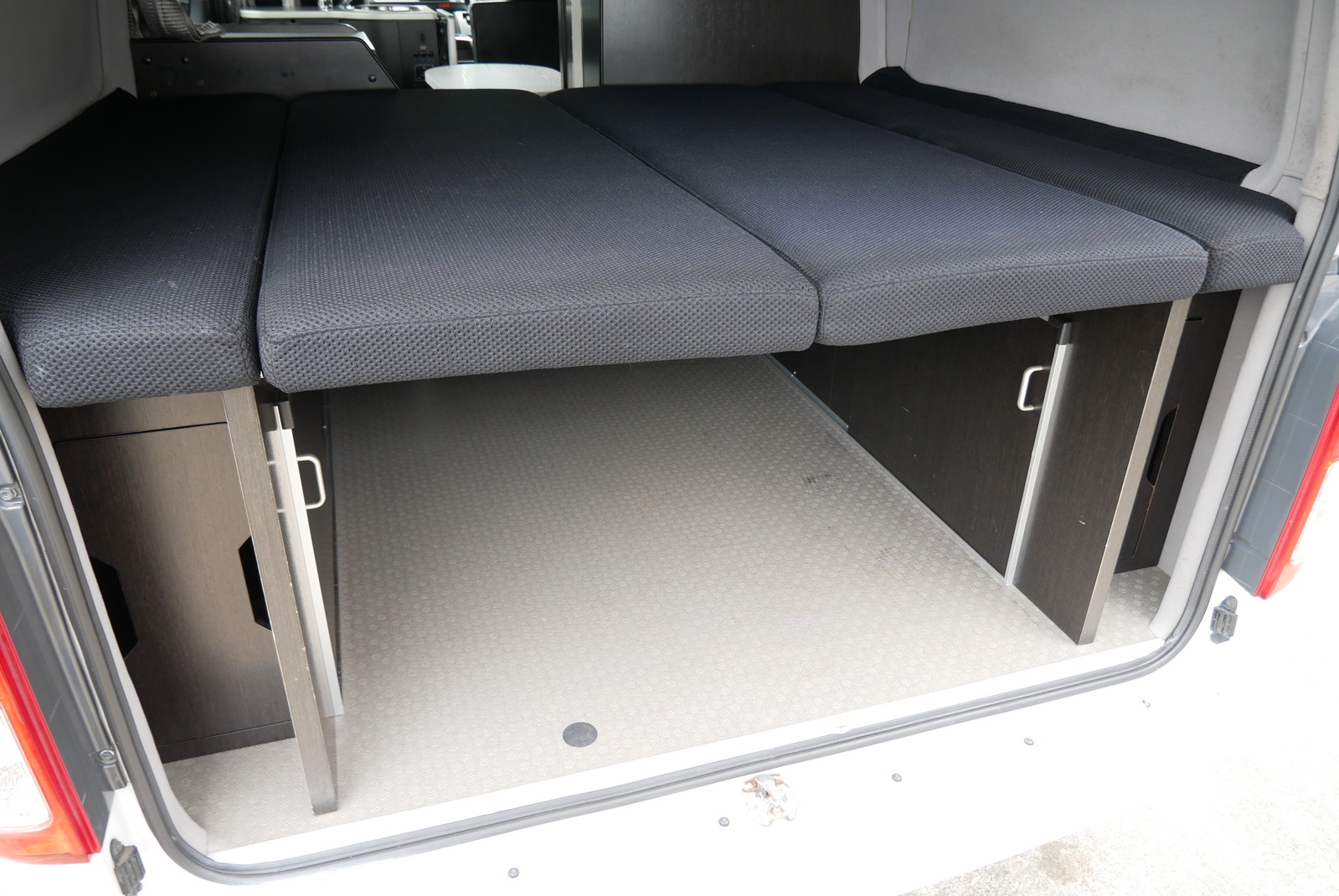 キャンピングカー バンコン ﾊｲｴｰｽ RVﾄﾗｽﾄ ｼﾞｮｲﾝ 後席ﾓﾆﾀｰ