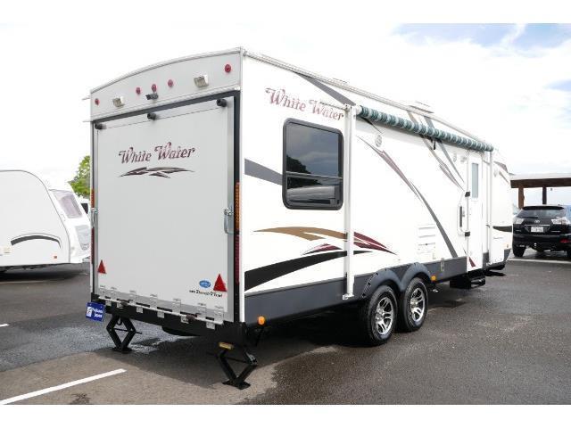 キャンピングカー トレーラー ﾘﾊﾞｰｻｲﾄﾞRV ﾄｲﾎｰﾗｰ826 要けん引免許