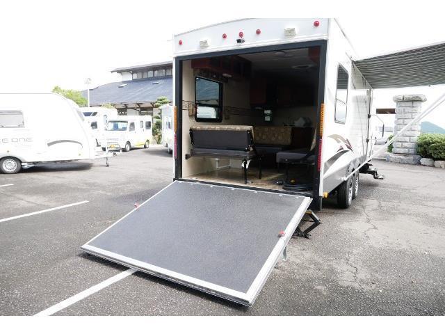 キャンピングカー トレーラー ﾘﾊﾞｰｻｲﾄﾞRV ﾄｲﾎｰﾗｰ826 要けん引免許