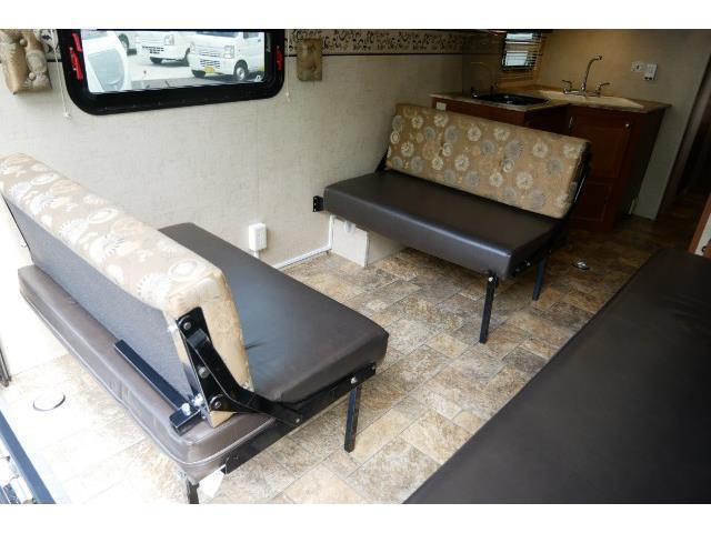 キャンピングカー トレーラー ﾘﾊﾞｰｻｲﾄﾞRV ﾄｲﾎｰﾗｰ826 要けん引免許
