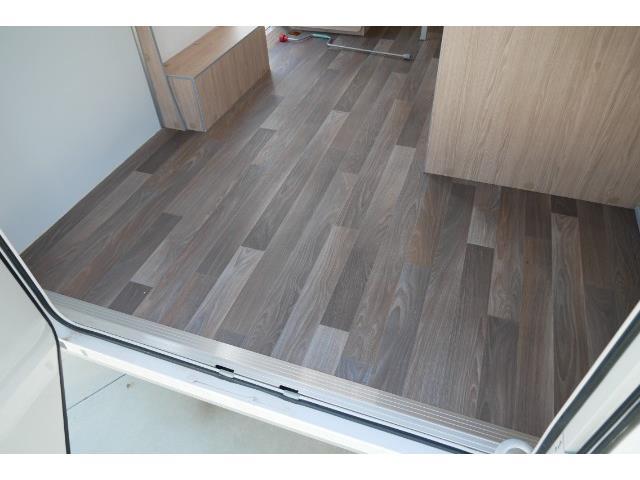 キャンピングカー トレーラー  ｴｰｽﾜﾝ330ﾙｰﾑ 家庭用AC　登録済み未使用車