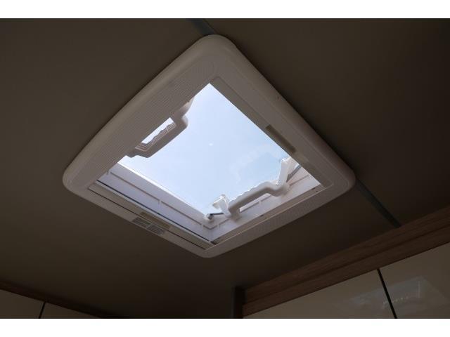 キャンピングカー トレーラー  ｴｰｽﾜﾝ330ﾙｰﾑ 家庭用AC　登録済み未使用車