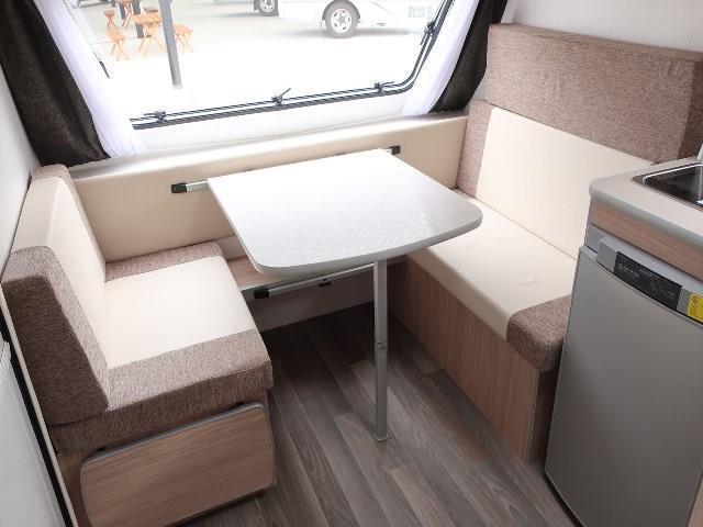 キャンピングカー トレーラー ｴｰｽｷｬﾗﾊﾞﾝｽﾞ ｴｰｽﾜﾝ330ﾙｰﾑ 新車 即納
