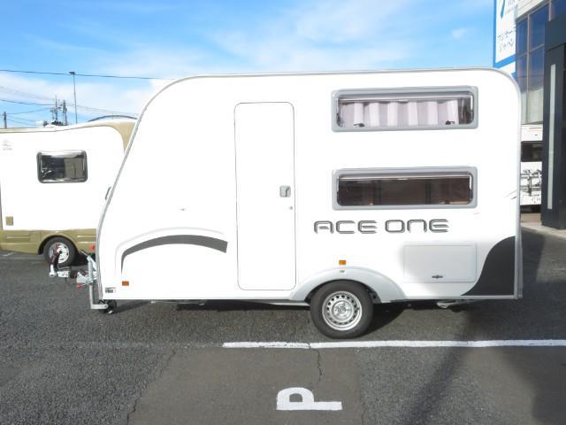 キャンピングカー トレーラー ｴｰｽｷｬﾗﾊﾞﾝｴｰｽﾜﾝ330DL新車即納 牽引免許不要